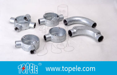 20 mm 3 / 4 ′′, 1 ′′ BS4568 GI Fer à coude en fer malléable boîte de jonction circulaire en fer avec trou tapé