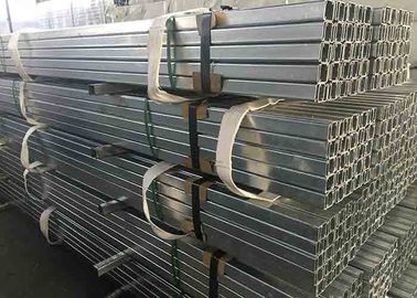 Chaud plongée Glavanized Steel Slotted Unistrut Canal pour soutenir les conduites
